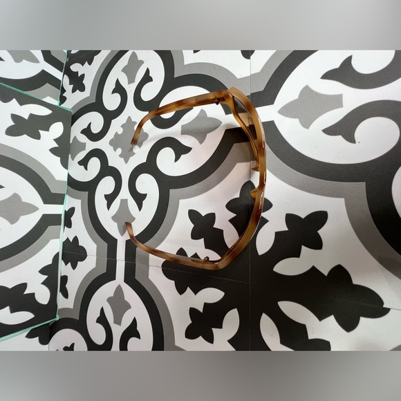 Coach Tortoise Sunglasses - Picture 4 of 5